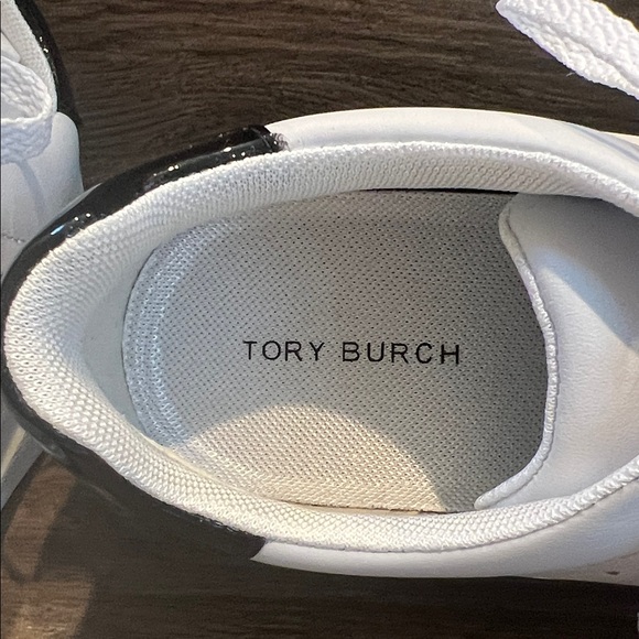 NWT Tory Burch Howell Court White and Black Sneakers - Picture 2 of 10
